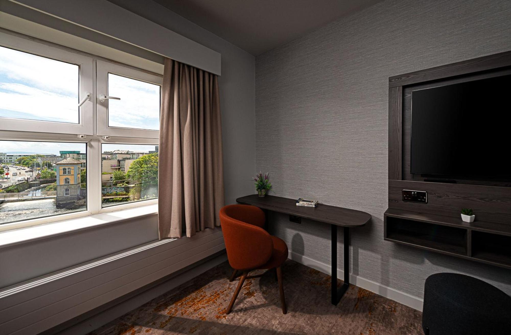 Leonardo Hotel Galway Eksteriør billede